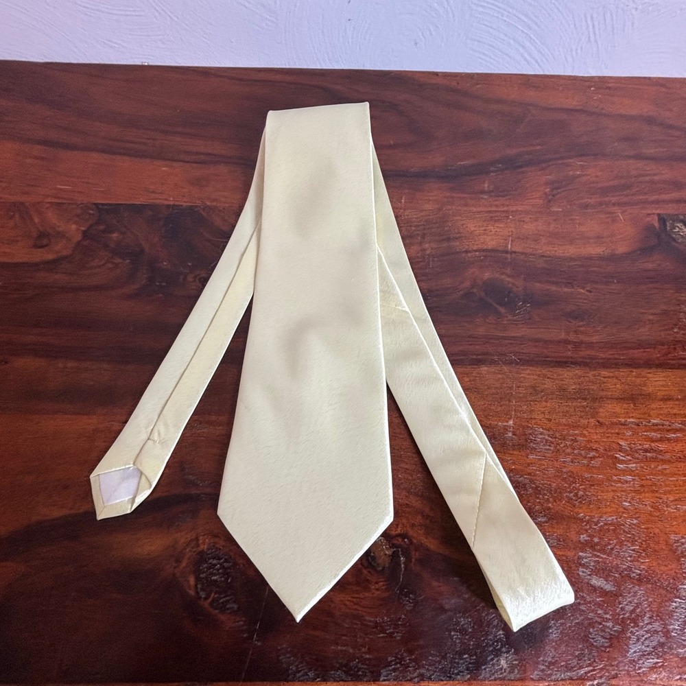 Kai Long Mens Pale Yellow 100% Silk Hand Made Classic Textured Necktie 4 Inch